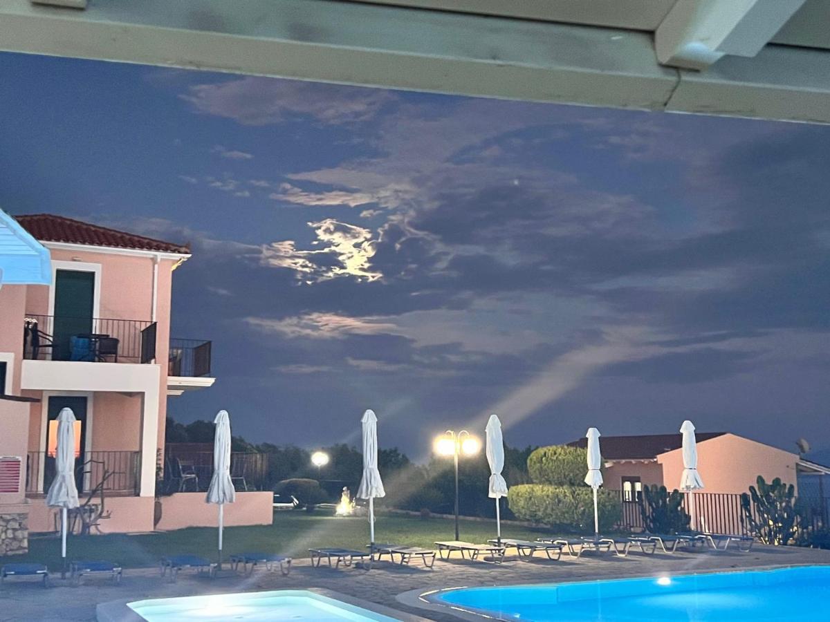 Aristomenis Studios Vlachata Exteriör bild
